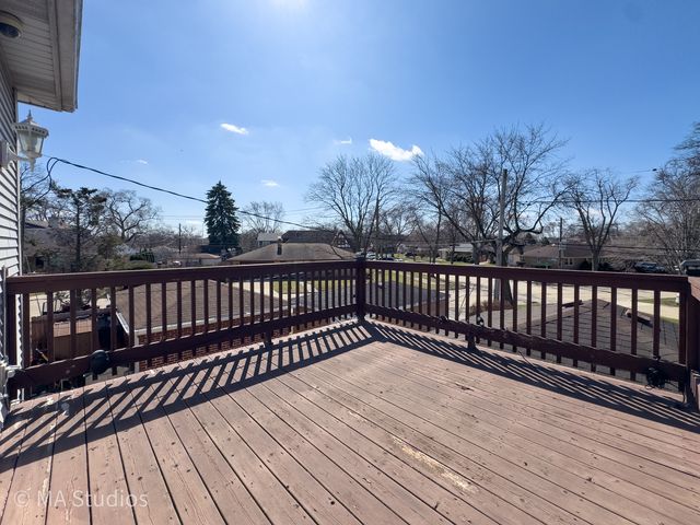 8912 Harms Road, Morton Grove, IL 60053