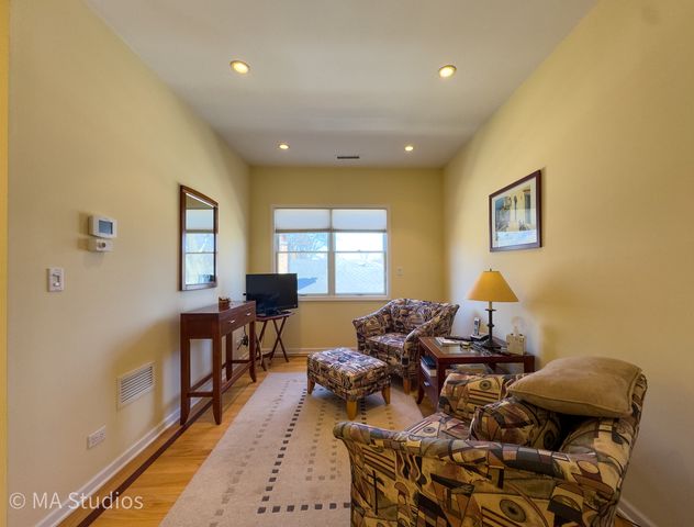 8912 Harms Road, Morton Grove, IL 60053