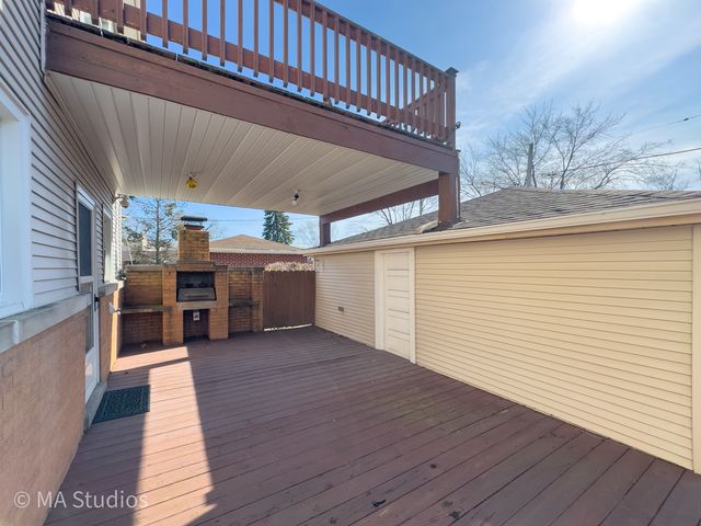 8912 Harms Road, Morton Grove, IL 60053