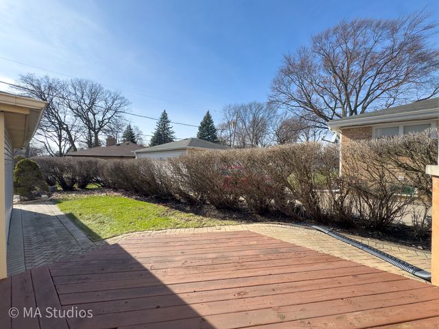 8912 Harms Road, Morton Grove, IL 60053