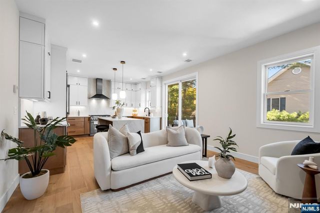 96 W Main Street, Ramsey, NJ 07446