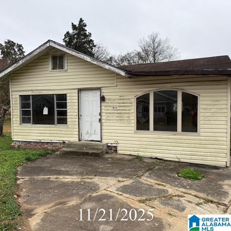 1024 SIMMONS STREET, Bessemer, AL 35020