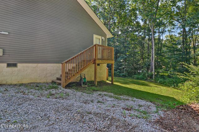 2296 Memory Garden Rd, Jamestown, TN 38556
