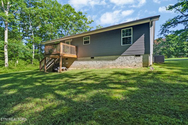 2296 Memory Garden Rd, Jamestown, TN 38556