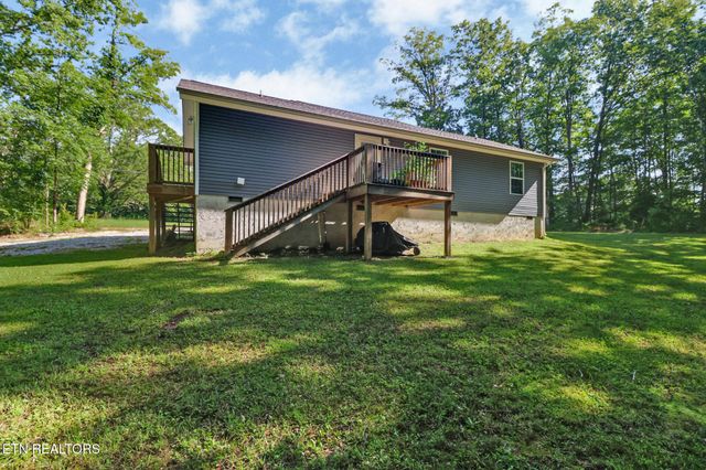 2296 Memory Garden Rd, Jamestown, TN 38556