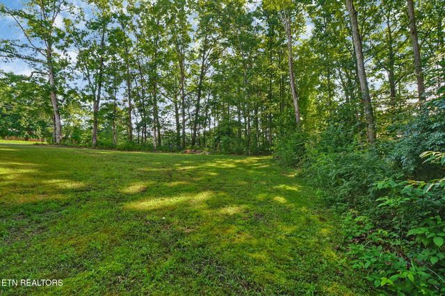 2296 Memory Garden Rd, Jamestown, TN 38556