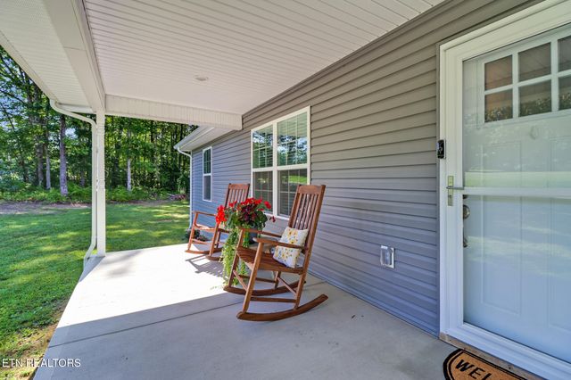 2296 Memory Garden Rd, Jamestown, TN 38556