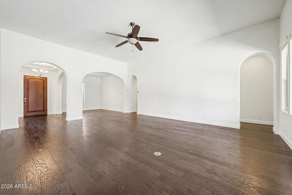 2923 E CONSTANCE Way, Phoenix, AZ 85042 — photo 5