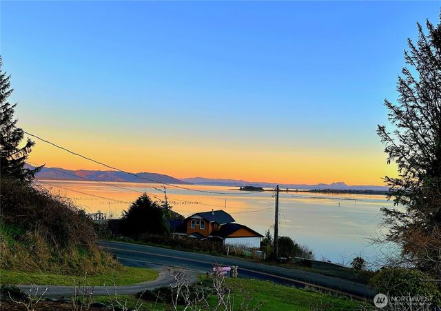 193 Robert Gray Drive SW, Ilwaco, WA 98624