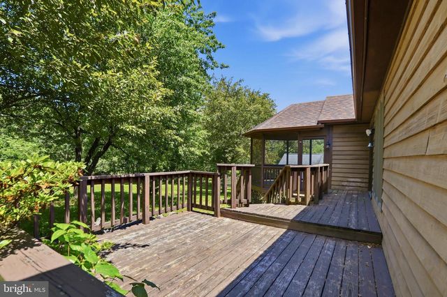 408 MASTERS DR, Cross Junction, VA 22625