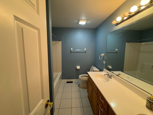 1N061 Mission Court 1N061, Winfield, IL 60190