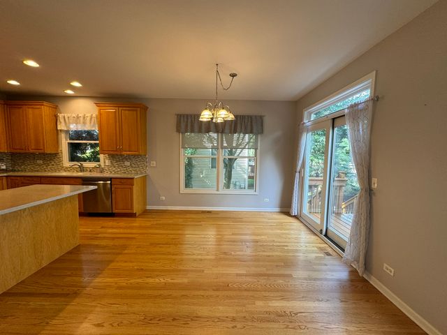 1N061 Mission Court 1N061, Winfield, IL 60190