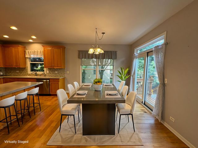 1N061 Mission Court 1N061, Winfield, IL 60190