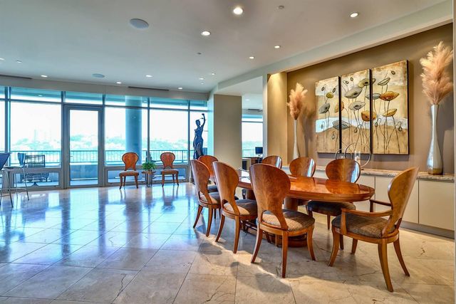 400 Riverboat Row, 1703, Newport, KY 41071