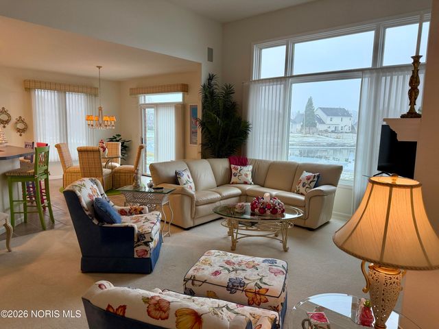 14857 Lake Winds Drive, Perrysburg, OH 43551