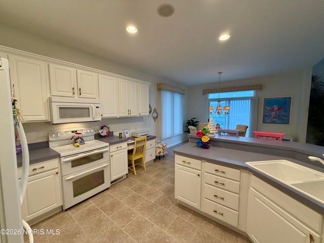 14857 Lake Winds Drive, Perrysburg, OH 43551