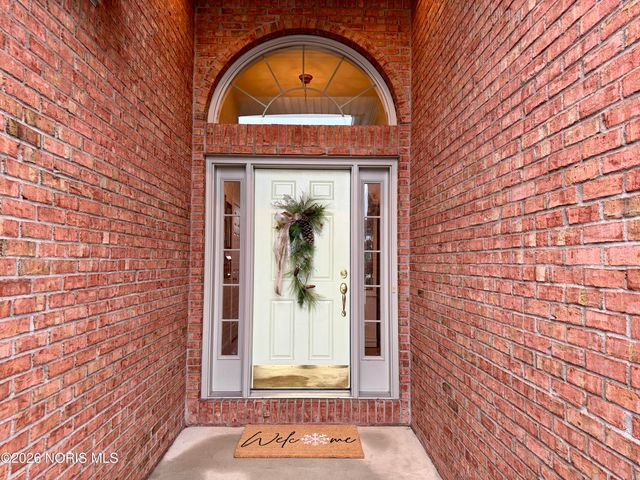 14857 Lake Winds Drive, Perrysburg, OH 43551