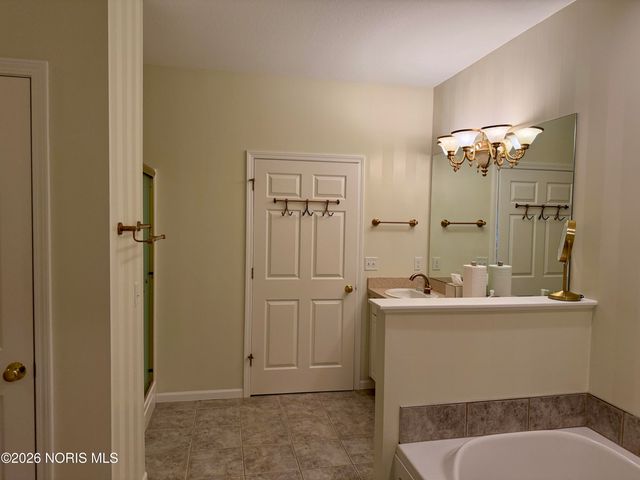 14857 Lake Winds Drive, Perrysburg, OH 43551