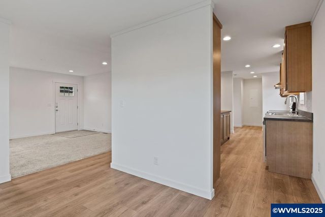 133 Broadmore Av NE 133B, Salem, OR 97301