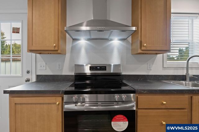 133 Broadmore Av NE 133B, Salem, OR 97301