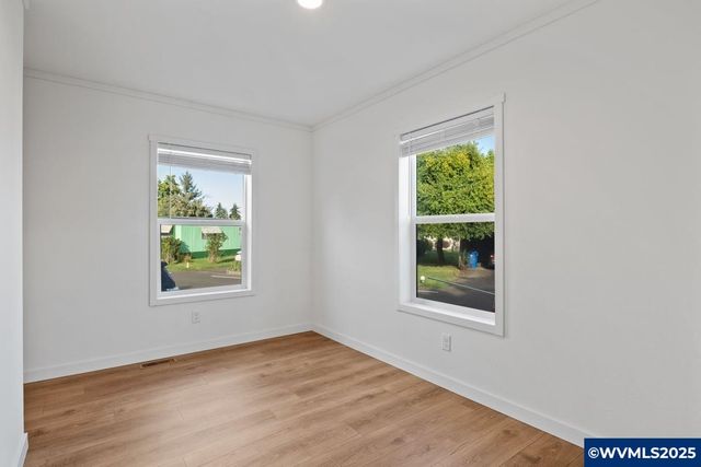 133 Broadmore Av NE 133B, Salem, OR 97301