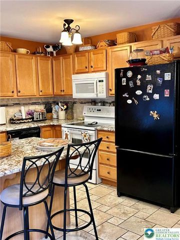 8051 Heritage Drive, Lower Macungie Twp, PA 18011