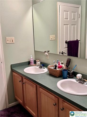 8051 Heritage Drive, Lower Macungie Twp, PA 18011