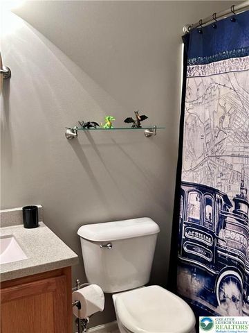 8051 Heritage Drive, Lower Macungie Twp, PA 18011