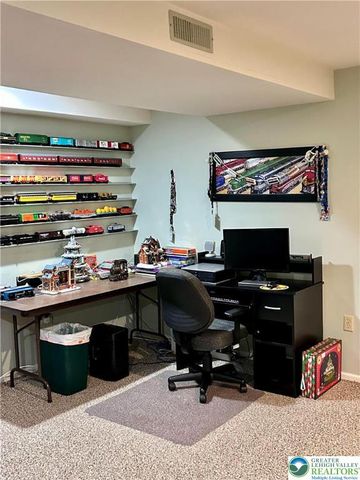 8051 Heritage Drive, Lower Macungie Twp, PA 18011