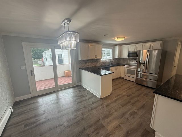 22 Draper Rd A, Framingham, MA 01702