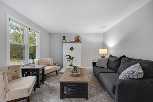 27 Avery Road, Pocasset, MA 02559