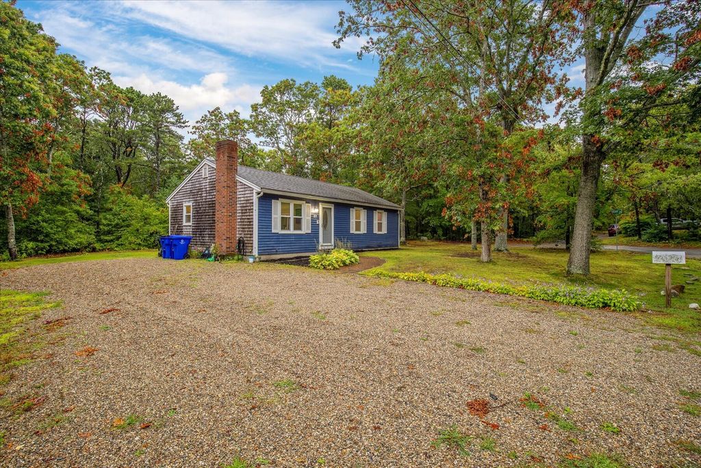 27 Avery Road, Pocasset, MA 02559
