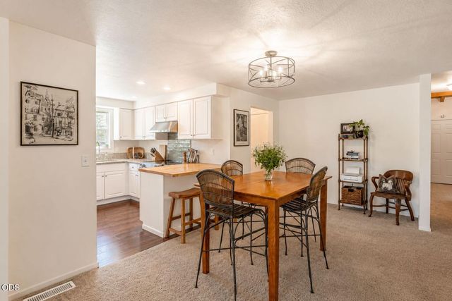 775 Oak Knoll Drive, Ashland, OR 97520