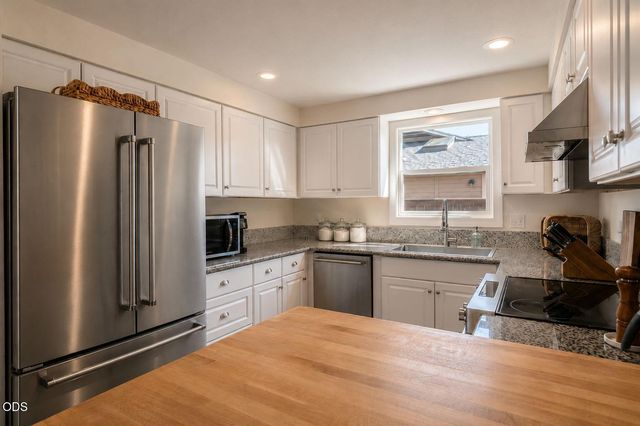 775 Oak Knoll Drive, Ashland, OR 97520