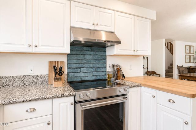 775 Oak Knoll Drive, Ashland, OR 97520