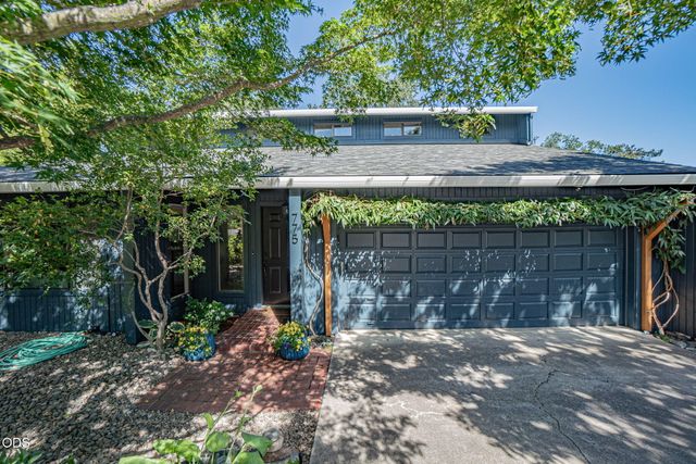 775 Oak Knoll Drive, Ashland, OR 97520