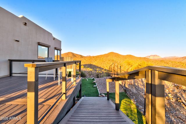 3246 N SILVER TIP Trail, Queen Valley, AZ 85118