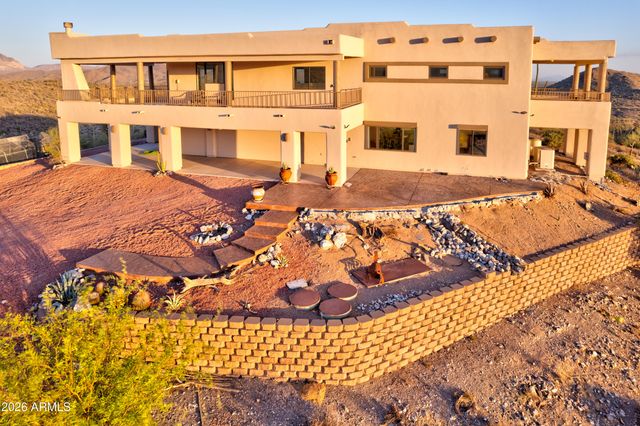 3246 N SILVER TIP Trail, Queen Valley, AZ 85118