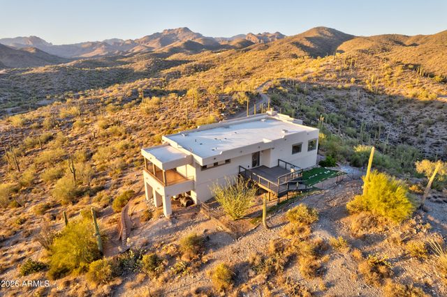 3246 N SILVER TIP Trail, Queen Valley, AZ 85118