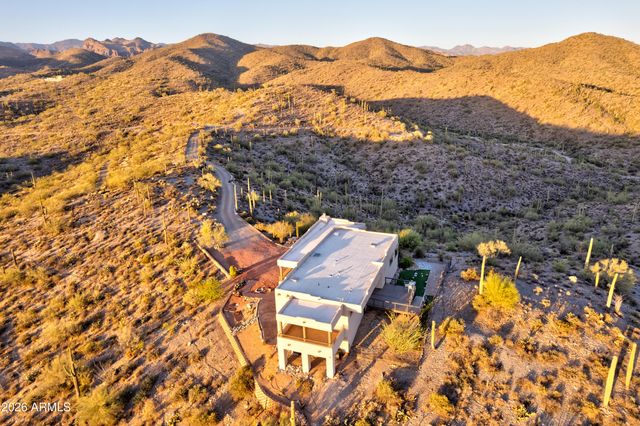3246 N SILVER TIP Trail, Queen Valley, AZ 85118