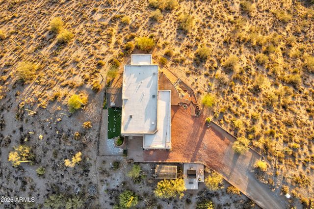 3246 N SILVER TIP Trail, Queen Valley, AZ 85118