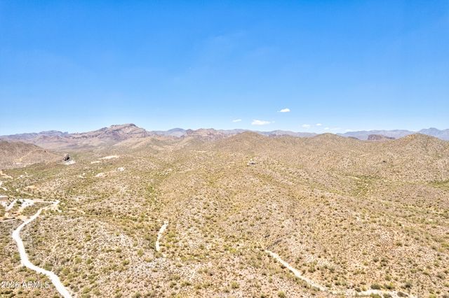 3246 N SILVER TIP Trail, Queen Valley, AZ 85118