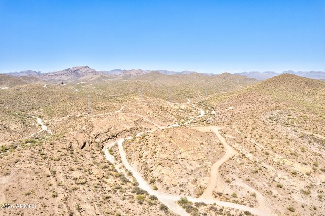 3246 N SILVER TIP Trail, Queen Valley, AZ 85118