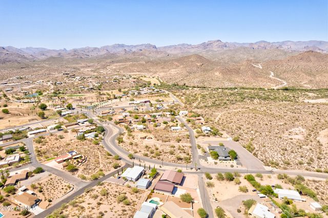 3246 N SILVER TIP Trail, Queen Valley, AZ 85118