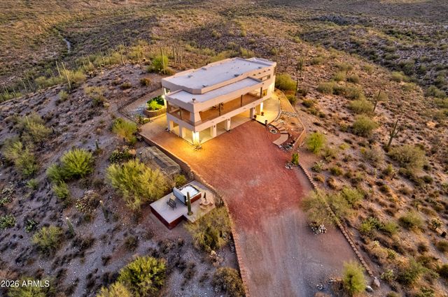 3246 N SILVER TIP Trail, Queen Valley, AZ 85118