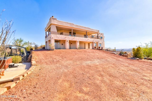 3246 N SILVER TIP Trail, Queen Valley, AZ 85118