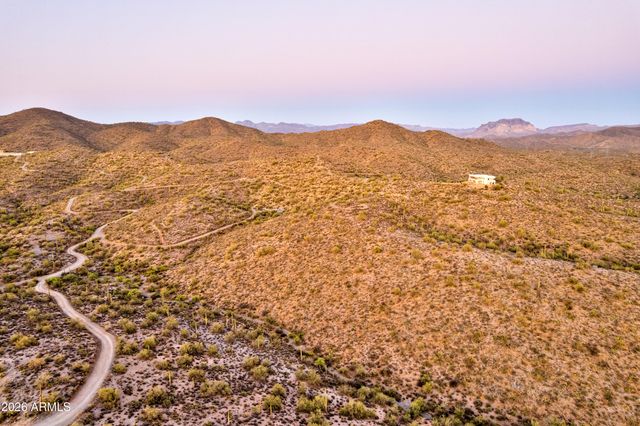 3246 N SILVER TIP Trail, Queen Valley, AZ 85118