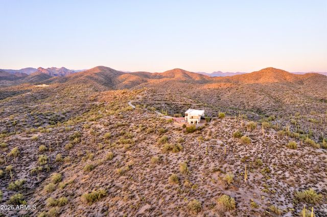 3246 N SILVER TIP Trail, Queen Valley, AZ 85118