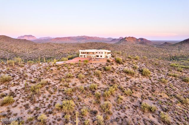 3246 N SILVER TIP Trail, Queen Valley, AZ 85118