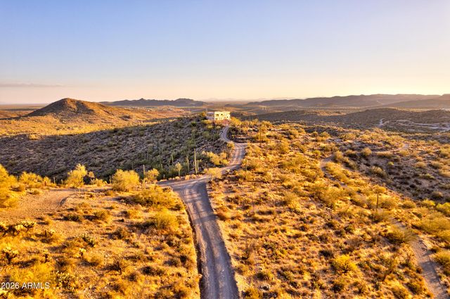 3246 N SILVER TIP Trail, Queen Valley, AZ 85118